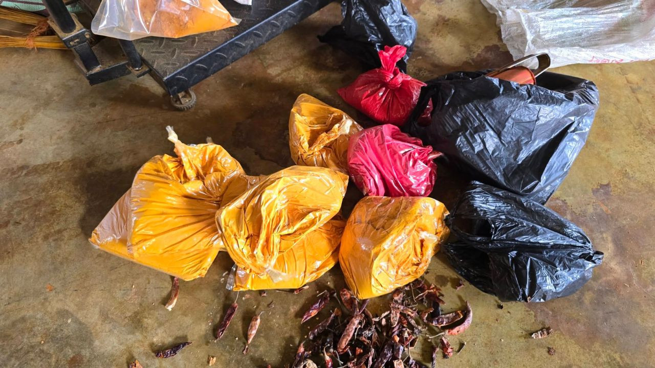 বগুড়ার শাজাহানপুরে মসলা কারখানায় অভিযান 